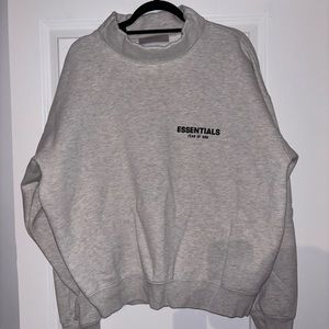 ESSENTIALS crewneck